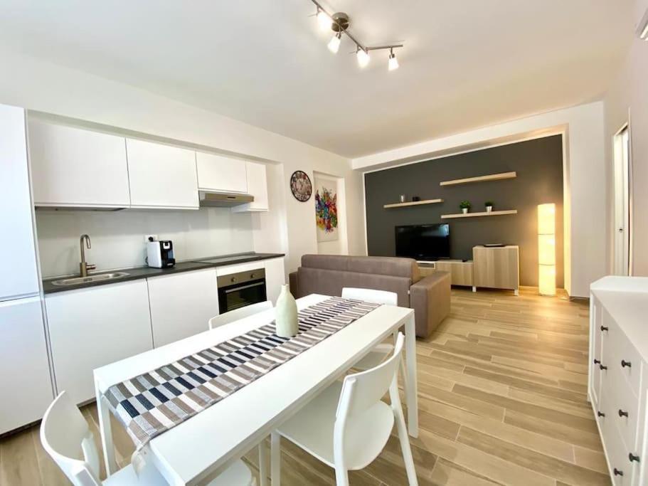 Un Raggio Di Sole Al Massimo Apartment Palermo Exterior photo